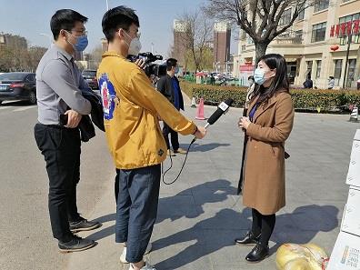 “抗击疫情，关爱老人”